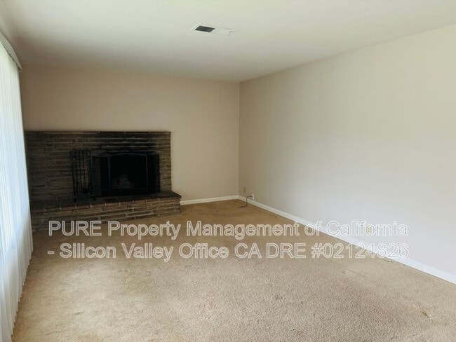 Building Photo - 5035 Wayland Ave