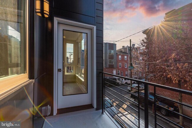 Building Photo - 920 N 15th St