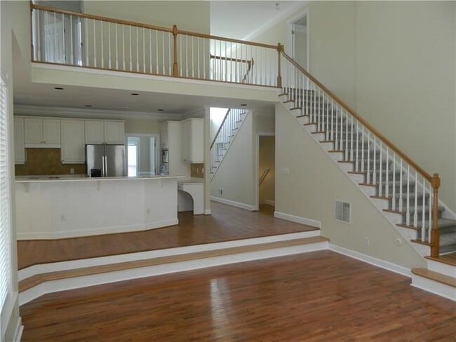 Building Photo - 4780 Summerset Ln
