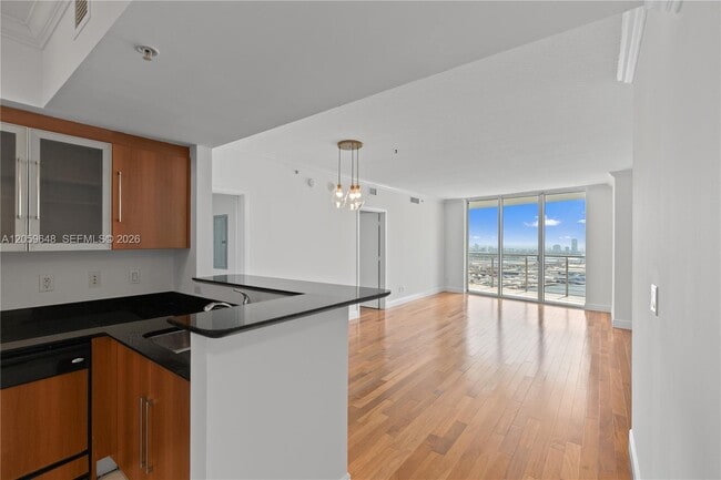 Building Photo - 335 S Biscayne Blvd