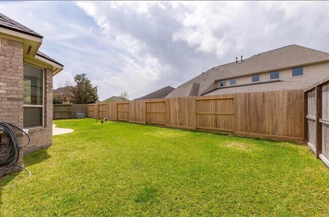 Building Photo - 2207 Bayou Cove Ln
