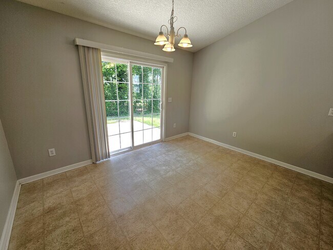 Building Photo - 35 Waukegan Way