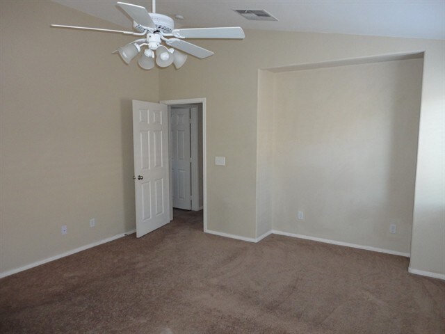 Building Photo - 6473 Karlsen Ct