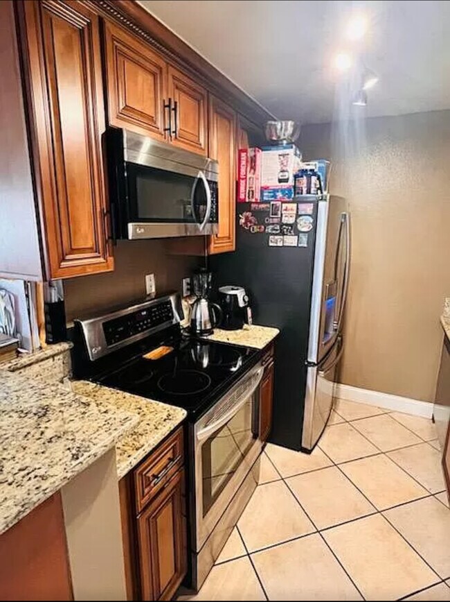 Kitchen - 2507 E 15th St