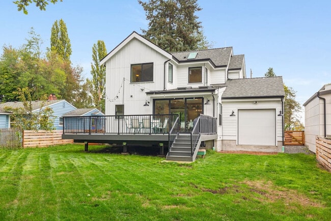 Building Photo - 9047 51st Ave NE