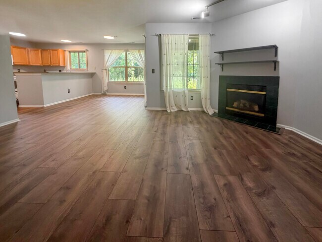 Building Photo - 2820 Barclay Wy