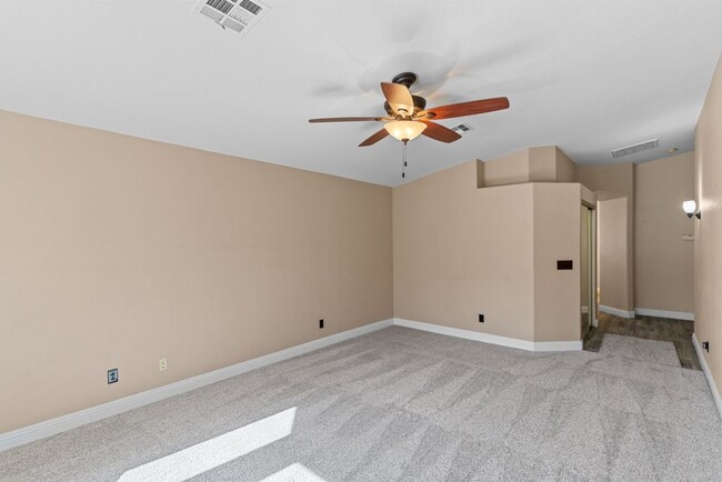 Building Photo - Spacious Single Story, 4 Bedroom "Henderso...