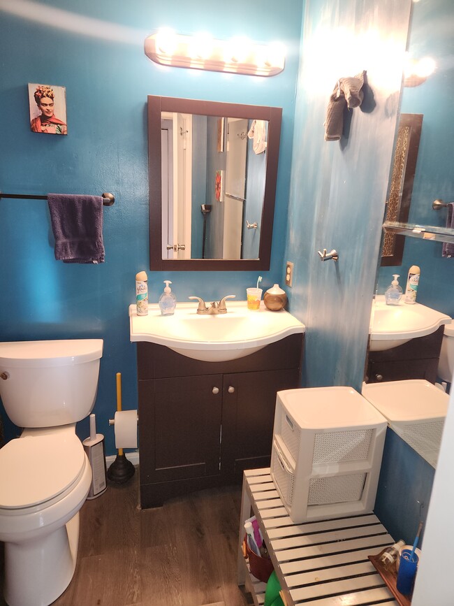 Building Photo - 1637 Carriage House Terrace