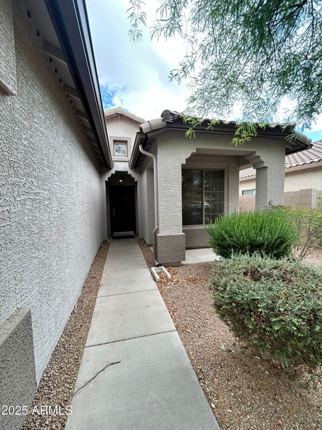 Building Photo - 45168 W Mescal Dr