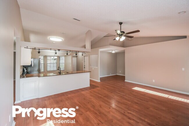 Building Photo - 8155 Pineverde Ln