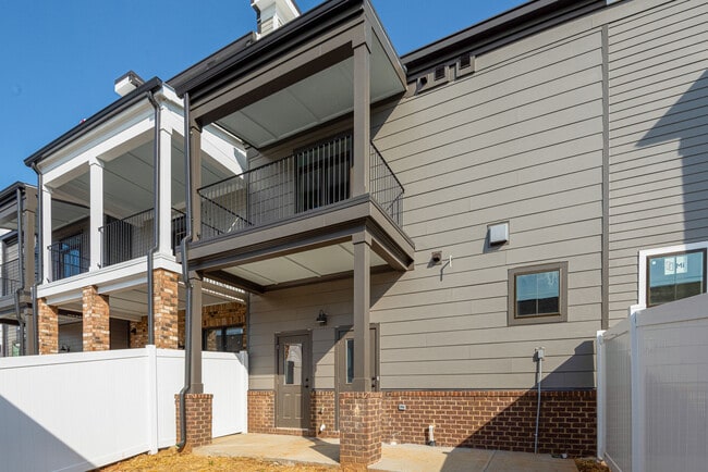 Building Photo - 413 Ronan Way