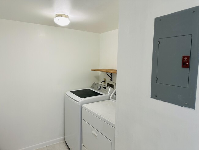 Building Photo - 1115 Green Pine Blvd