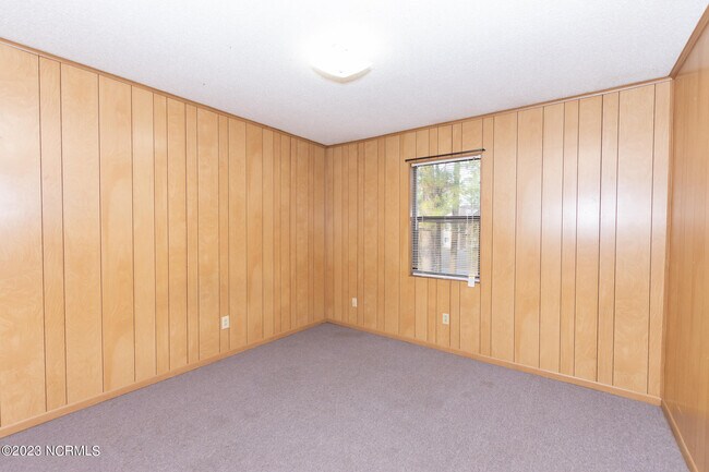 Building Photo - 106 Ravenwood Dr