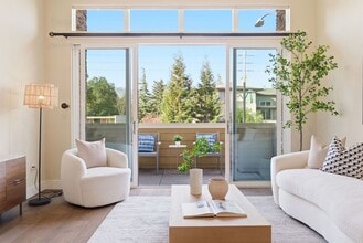 Building Photo - Gorgeous & Modern Los Altos Condo