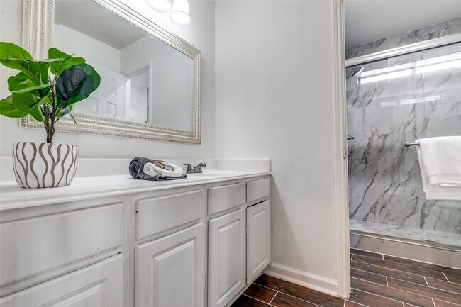 Building Photo - 212 Cedar Branch Dr