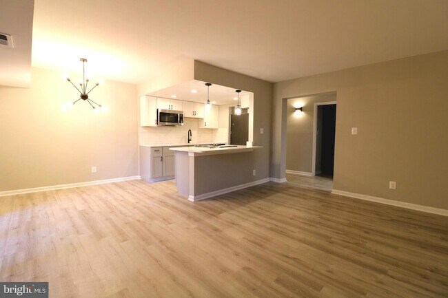 Building Photo - 2249 Castle Rock Square