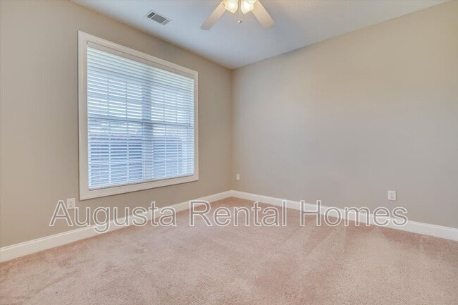 Building Photo - 719 Bonnie Oaks Ln