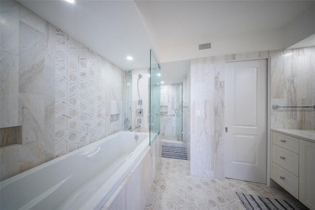 Building Photo - 770 S Palm Ave