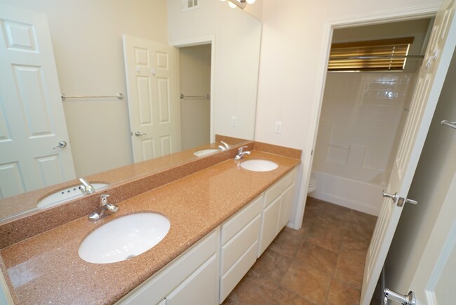 Building Photo - Creekside 4 Bedroom Home for Rent in Valen...