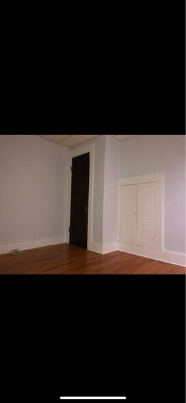 Building Photo - 504 Helen St