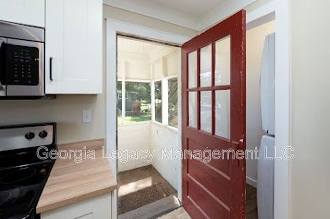 Building Photo - 2615 W Main St