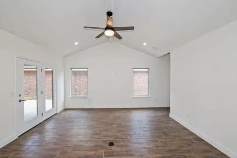 Building Photo - 7609 Woodford Ave