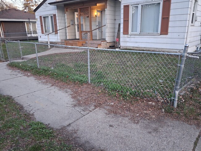 Building Photo - 1113 N 25th Ave