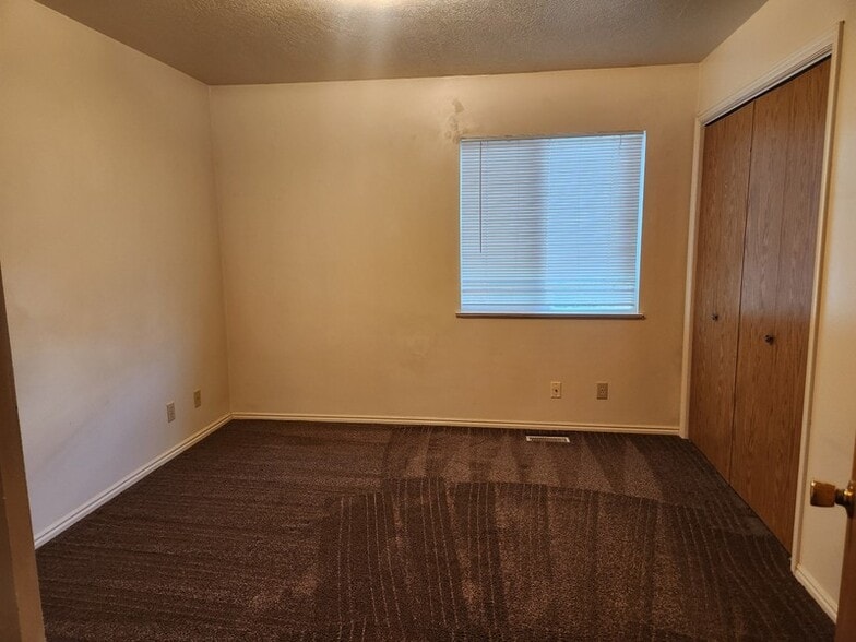 Building Photo - 371 E 1225 N
