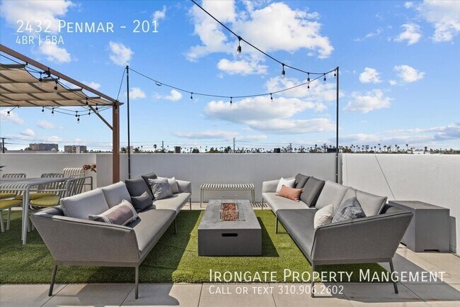 Building Photo - 2432 Penmar-201