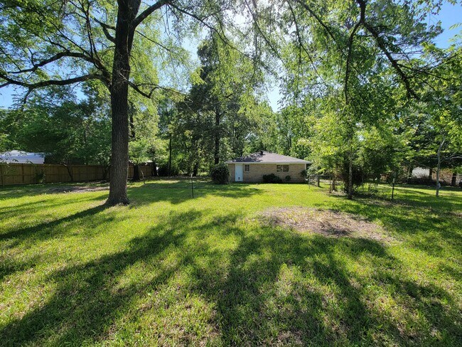 Building Photo - BEAUTIFUL RECENTLY REMODELED LEASE HOME IN HUNTSVILLE, TEXAS