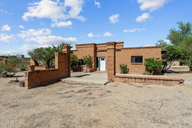 Building Photo - 56444 N Vulture Mine Rd