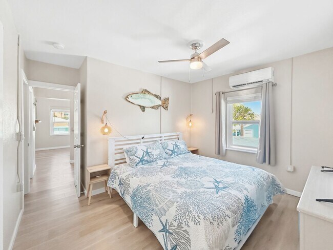 Building Photo - 14135 Palm St