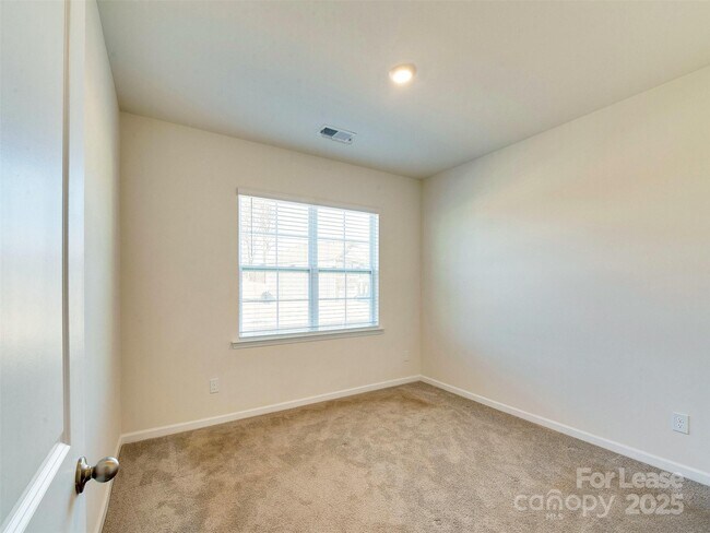 Building Photo - 3721 Stanley Crk Dr