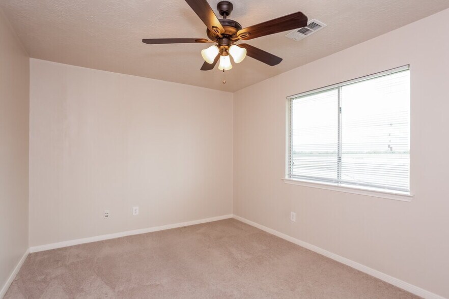 Building Photo - 17806 Oakland Mills Dr