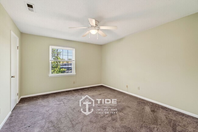 Building Photo - Coastal Convenience on James Island!