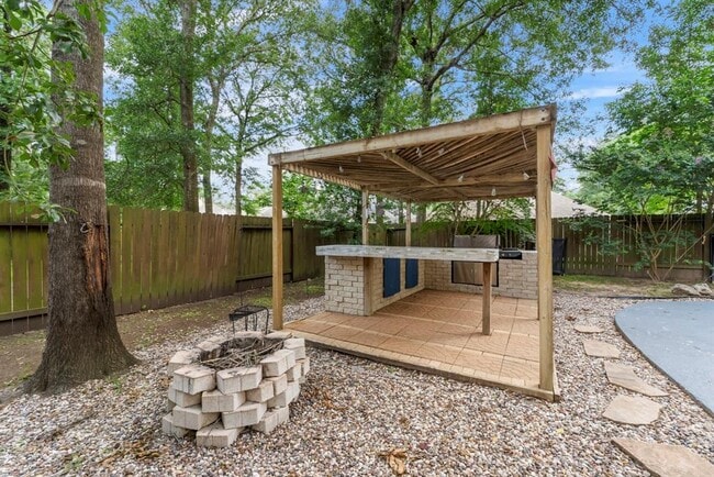 Building Photo - 15 Capshaw Ct