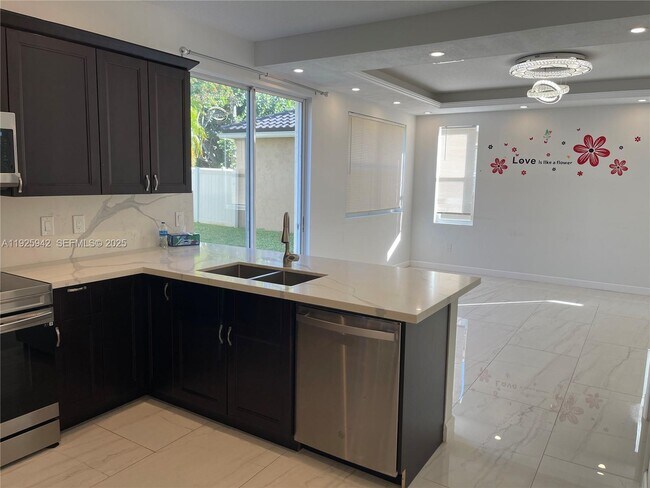 Building Photo - 10739 Oak Bend Way