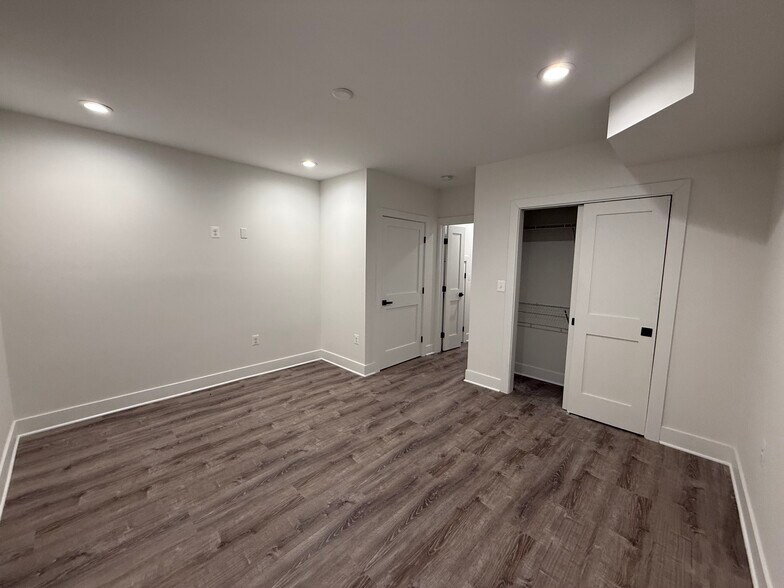 Building Photo - 3923 Roland Ave
