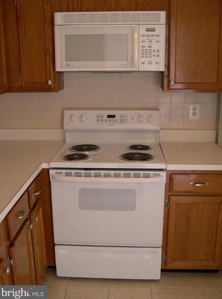 Building Photo - 3024 Gentain Ct NE