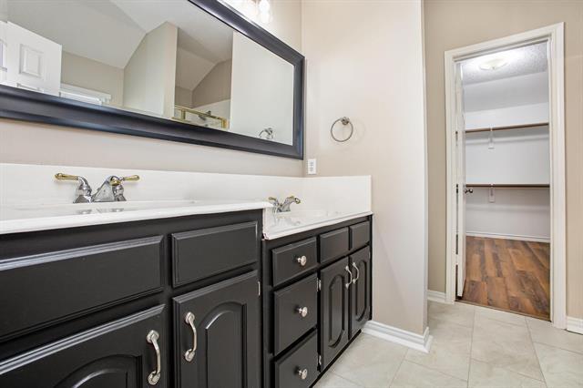 Building Photo - 1801 Country Walk Ln