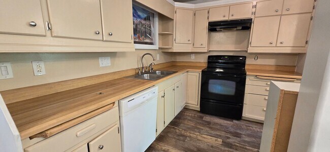 Building Photo - Charming 2 bedroom apartment