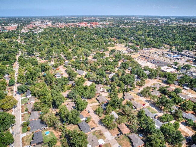 Building Photo - 1320 Avondale Dr