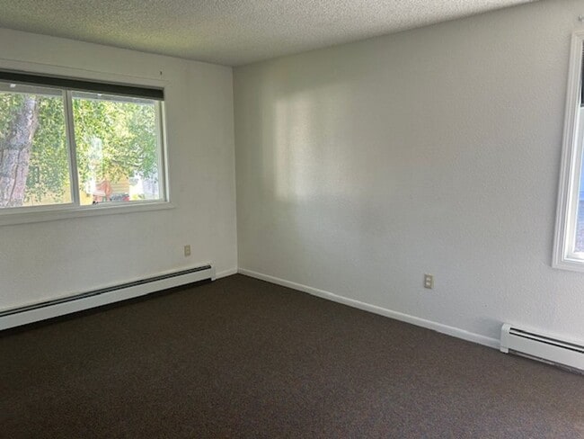 Building Photo - 2262 square foot 4/2.5/2 home