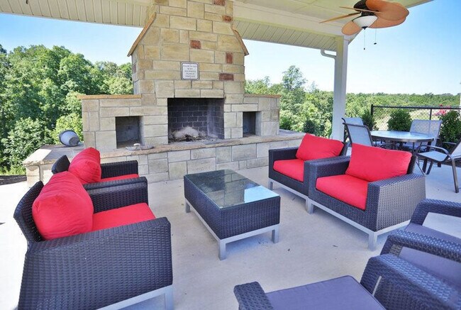 Building Photo - 645 Amber Meadows Way