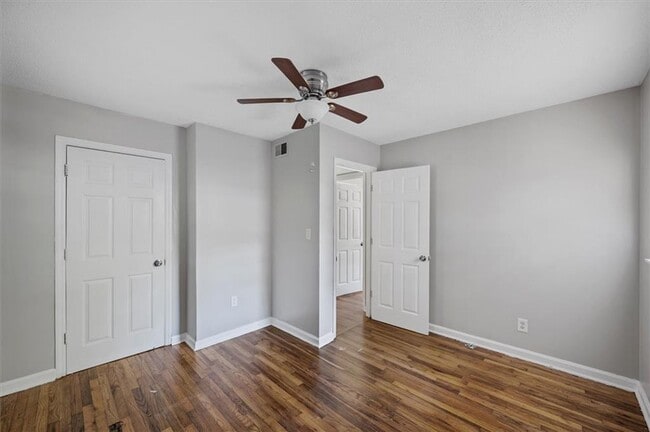 Building Photo - 190 Opal Dr