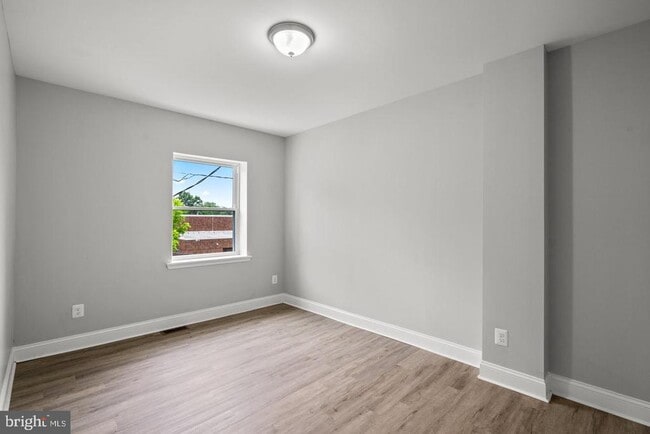 Building Photo - 3914 Ridgewood Ave