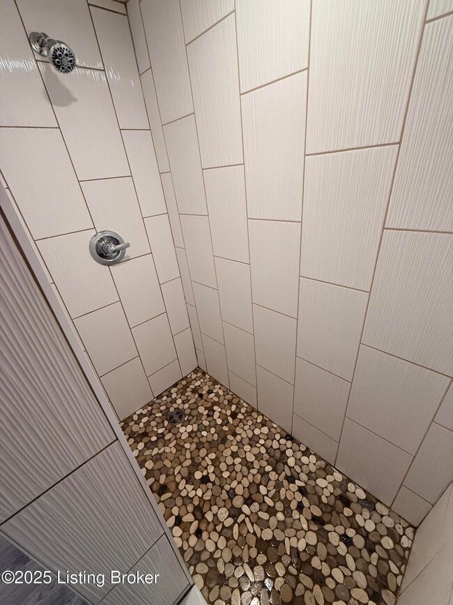 Building Photo - 1620 Sale Ave