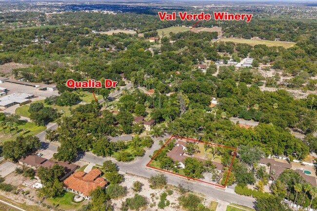 Building Photo - 106 Angela Dr