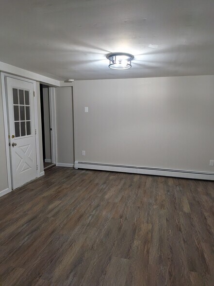 Building Photo - 82 Seaside Ave