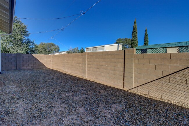 Building Photo - 8346 Florentine Rd